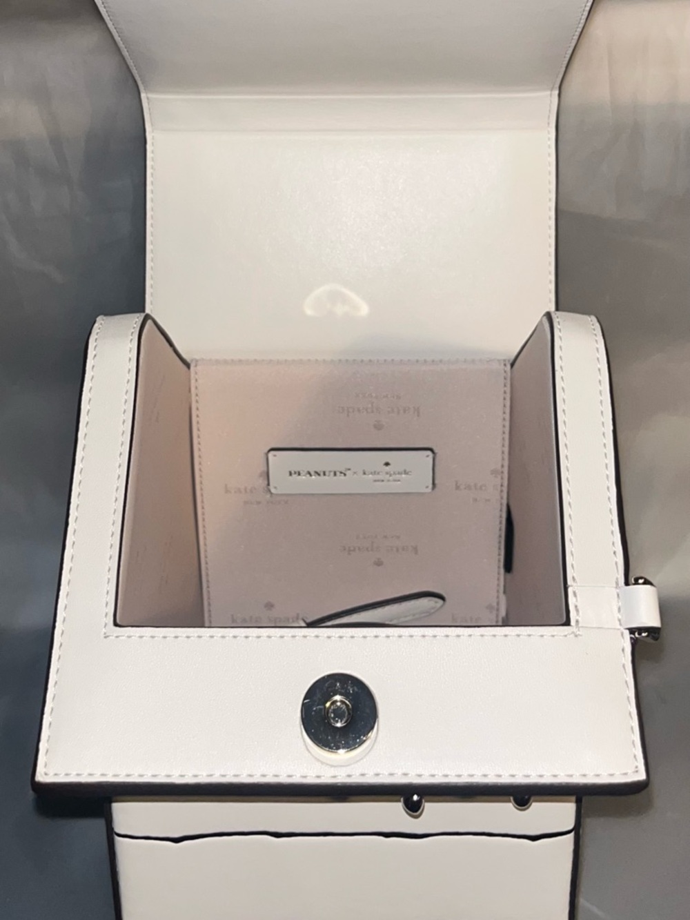 Kate Spade X Peanuts 3-D Crossbody NWT - Picture 4 of 5